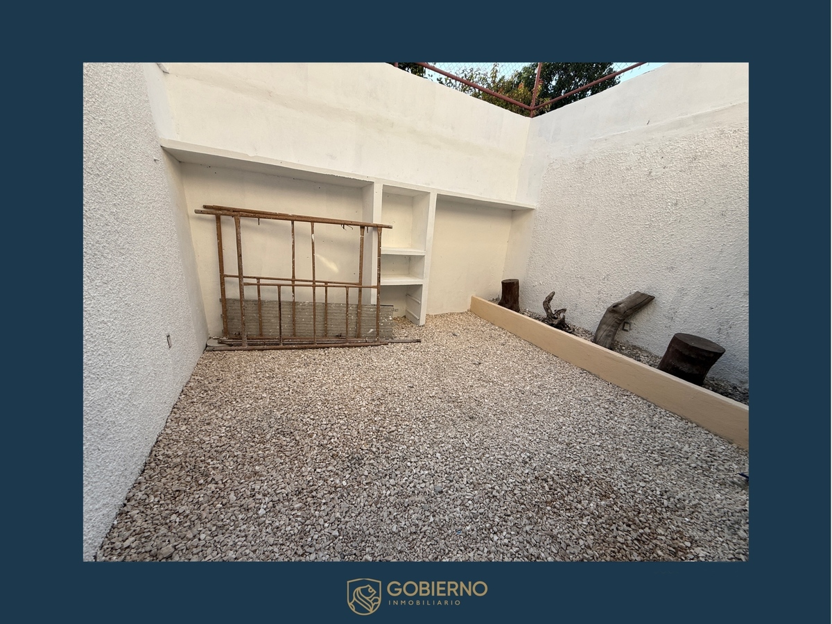 5 of 13: Patio trasero