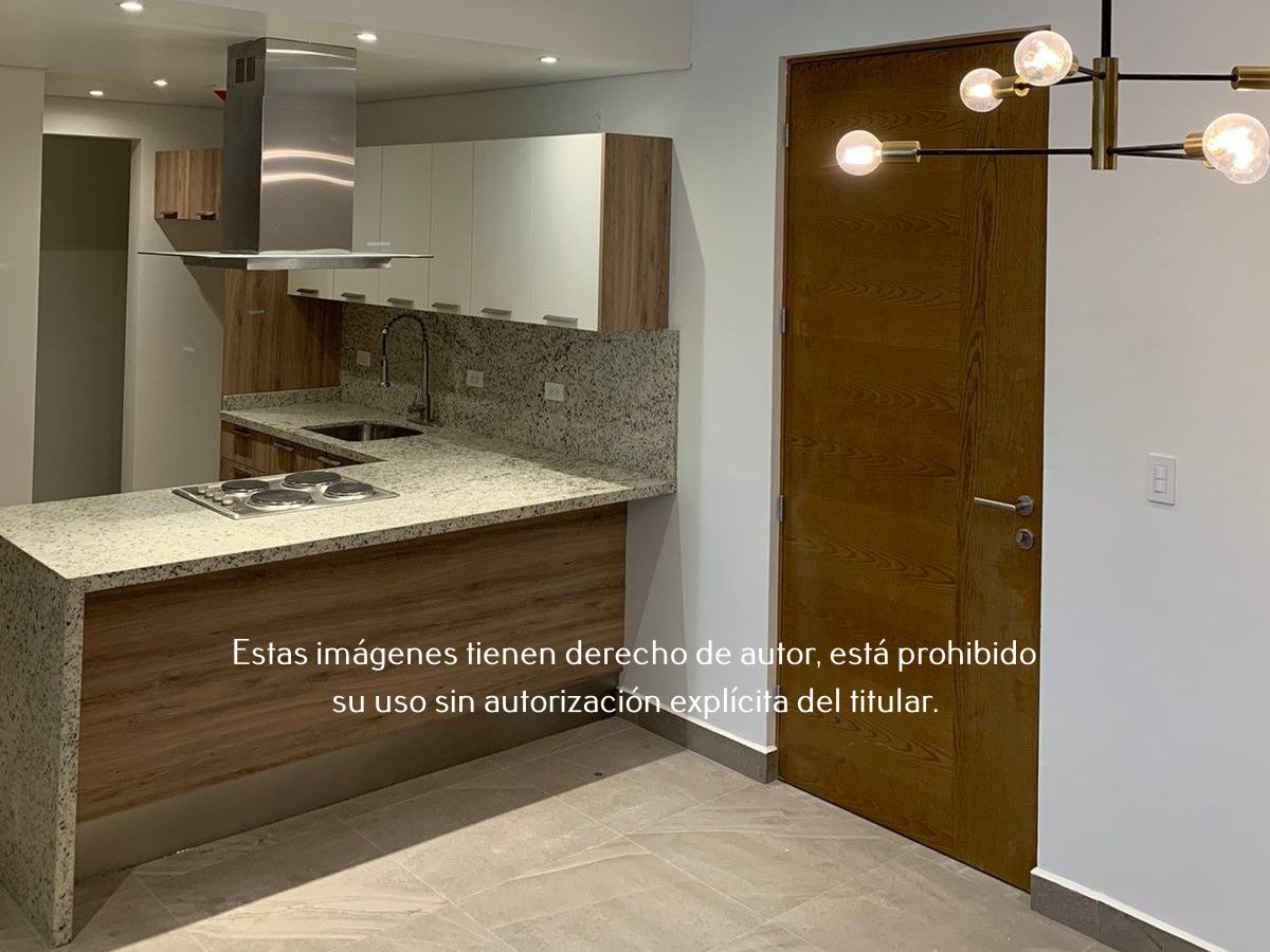 2 de 13: Departamento en Venta en Torre Lanka, Santa cocina con barra