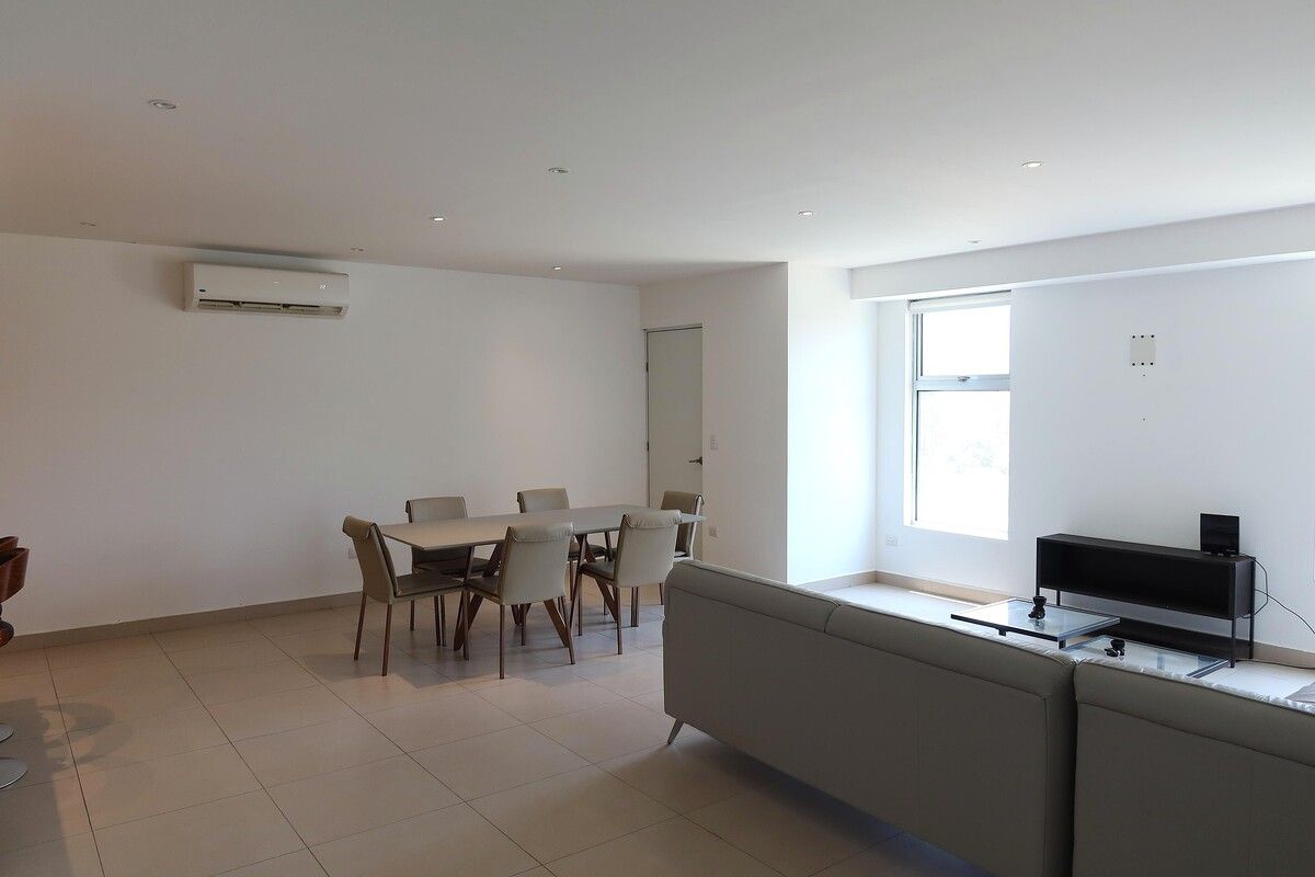 4 of 20: Sala-Comedor
