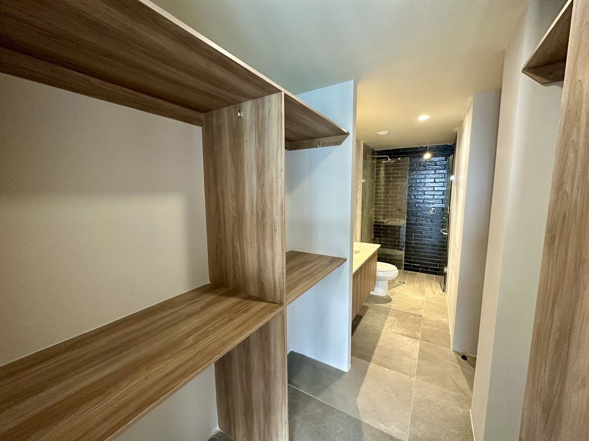 13 de 27: VESTIDOR