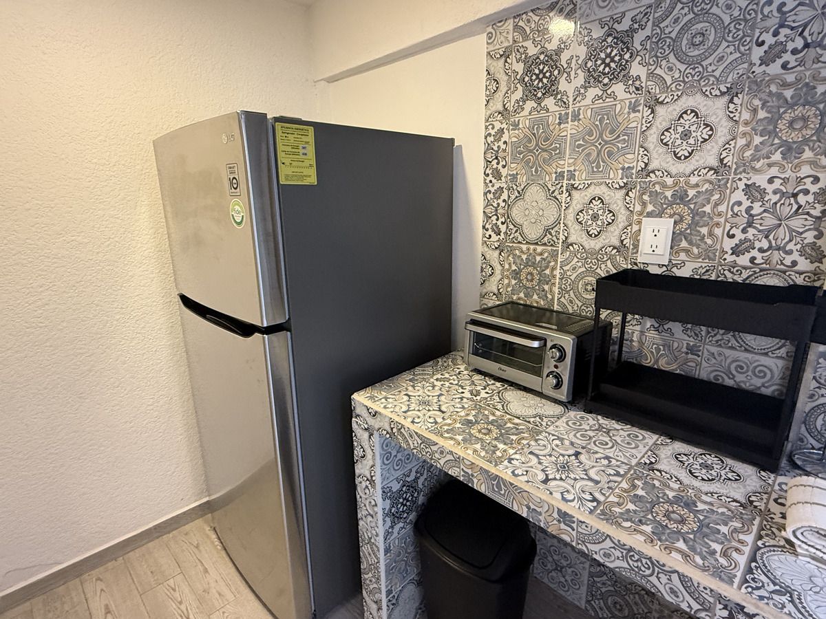 4 de 6: cocina equipada