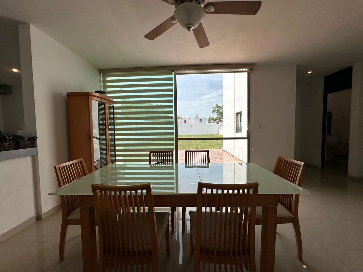 4 of 11: Comedor