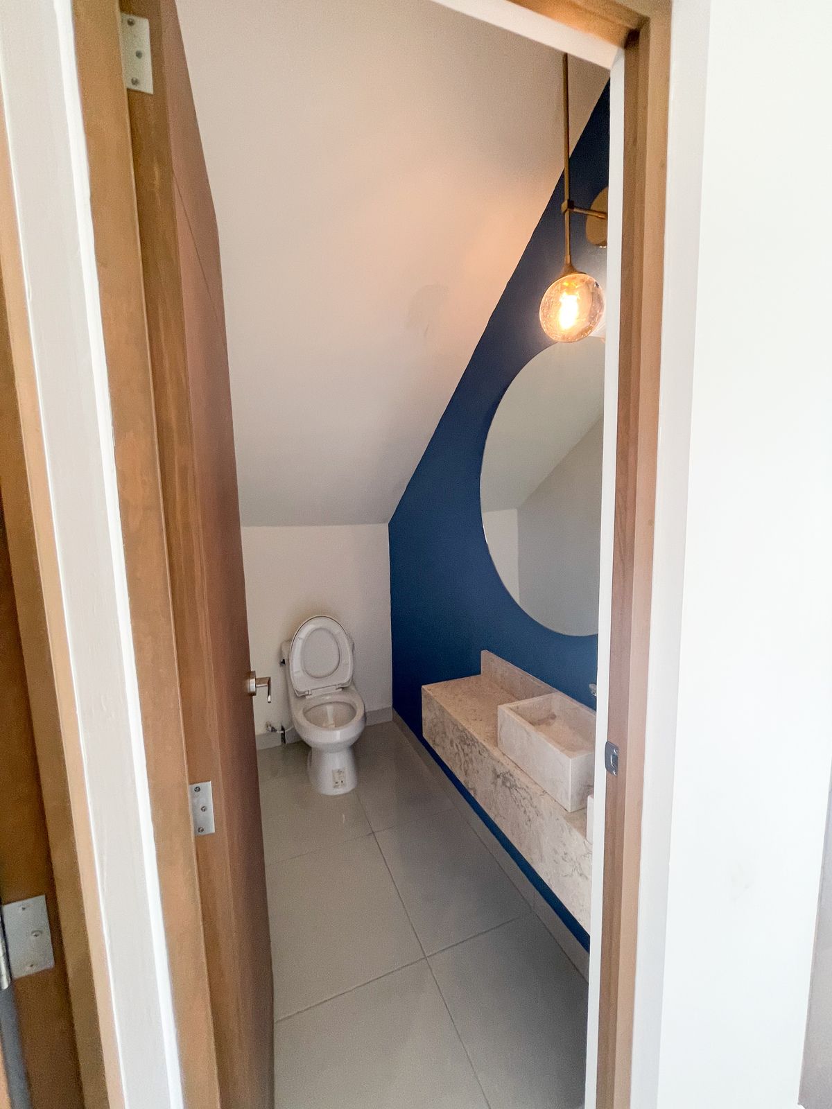 7 de 24: Baño de visitas
