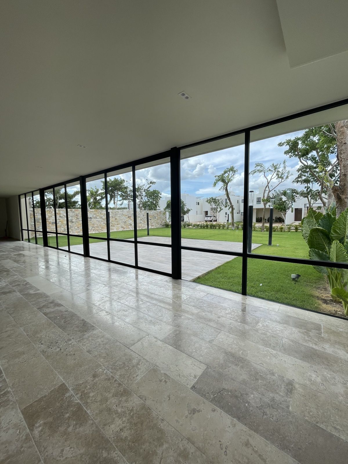 15 de 24: Salón de usos múltiples climatizado