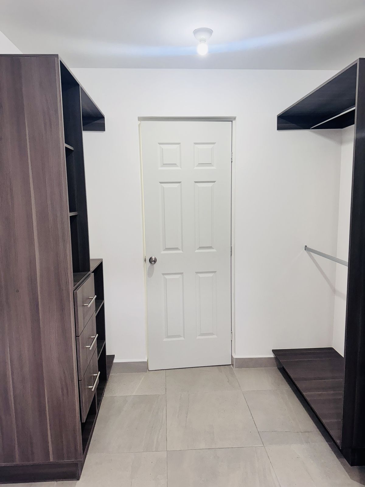 9 de 17: Vestidor