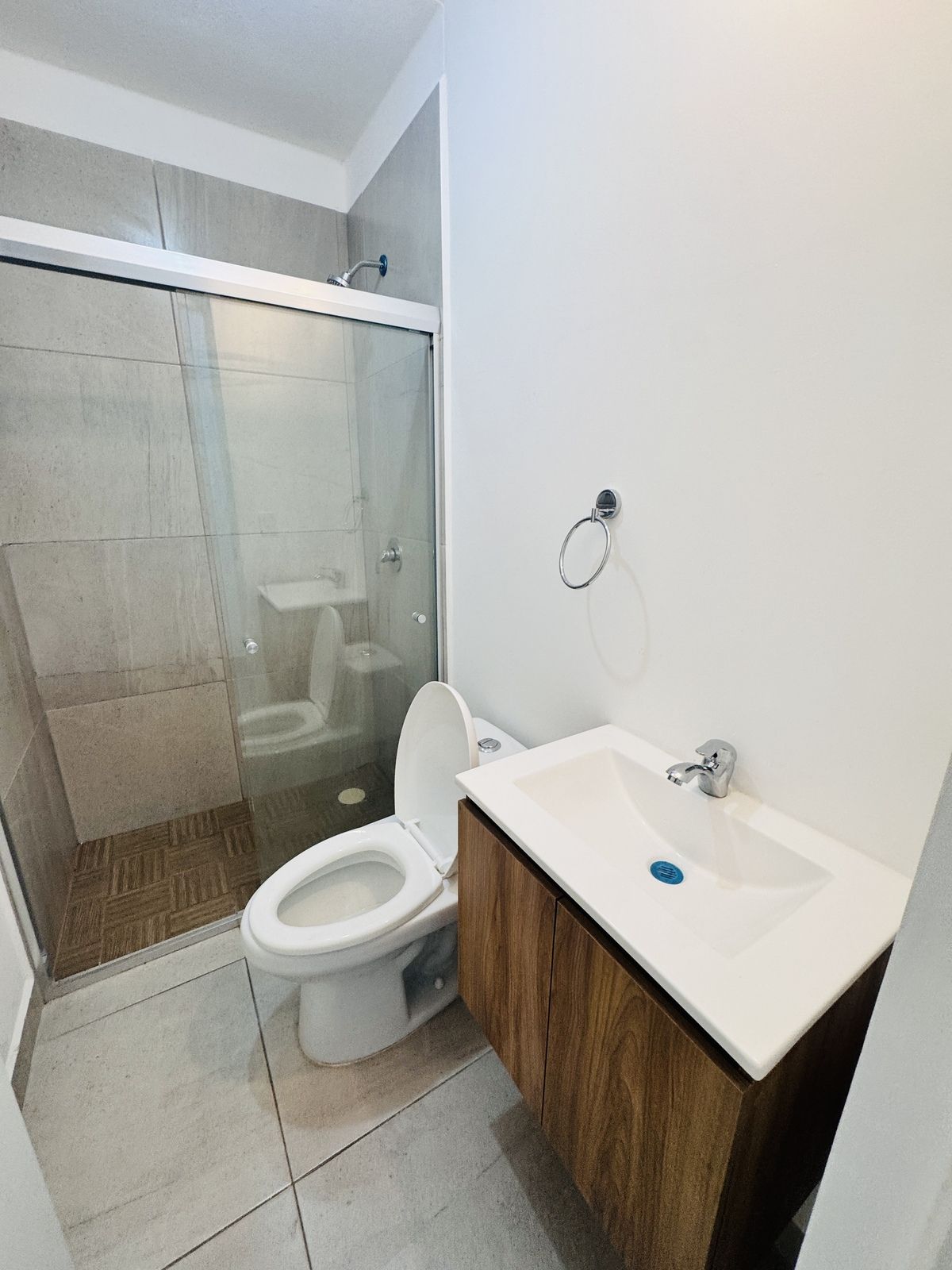 11 de 17: Baño rec principal