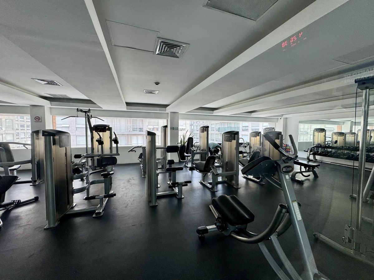 29 of 35: GIMNASIO