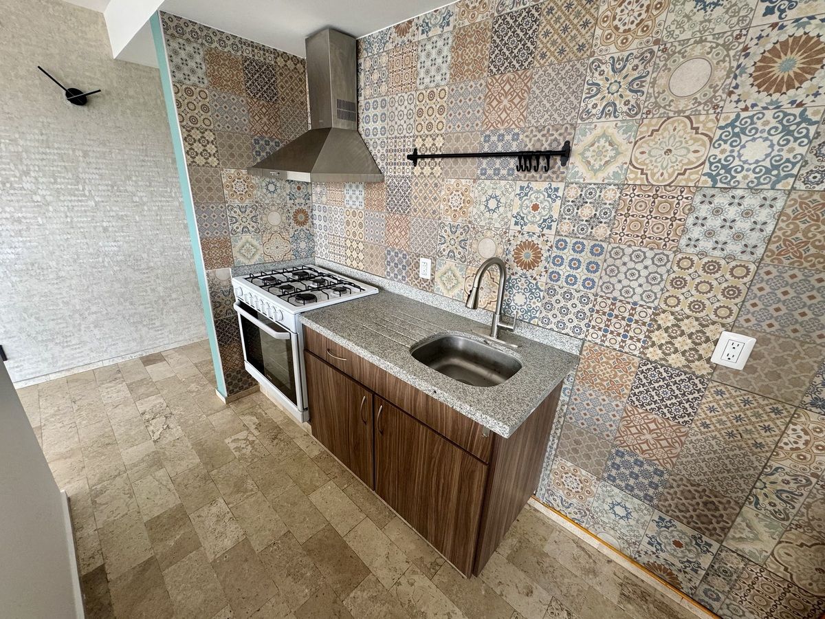 9 of 35: COCINA