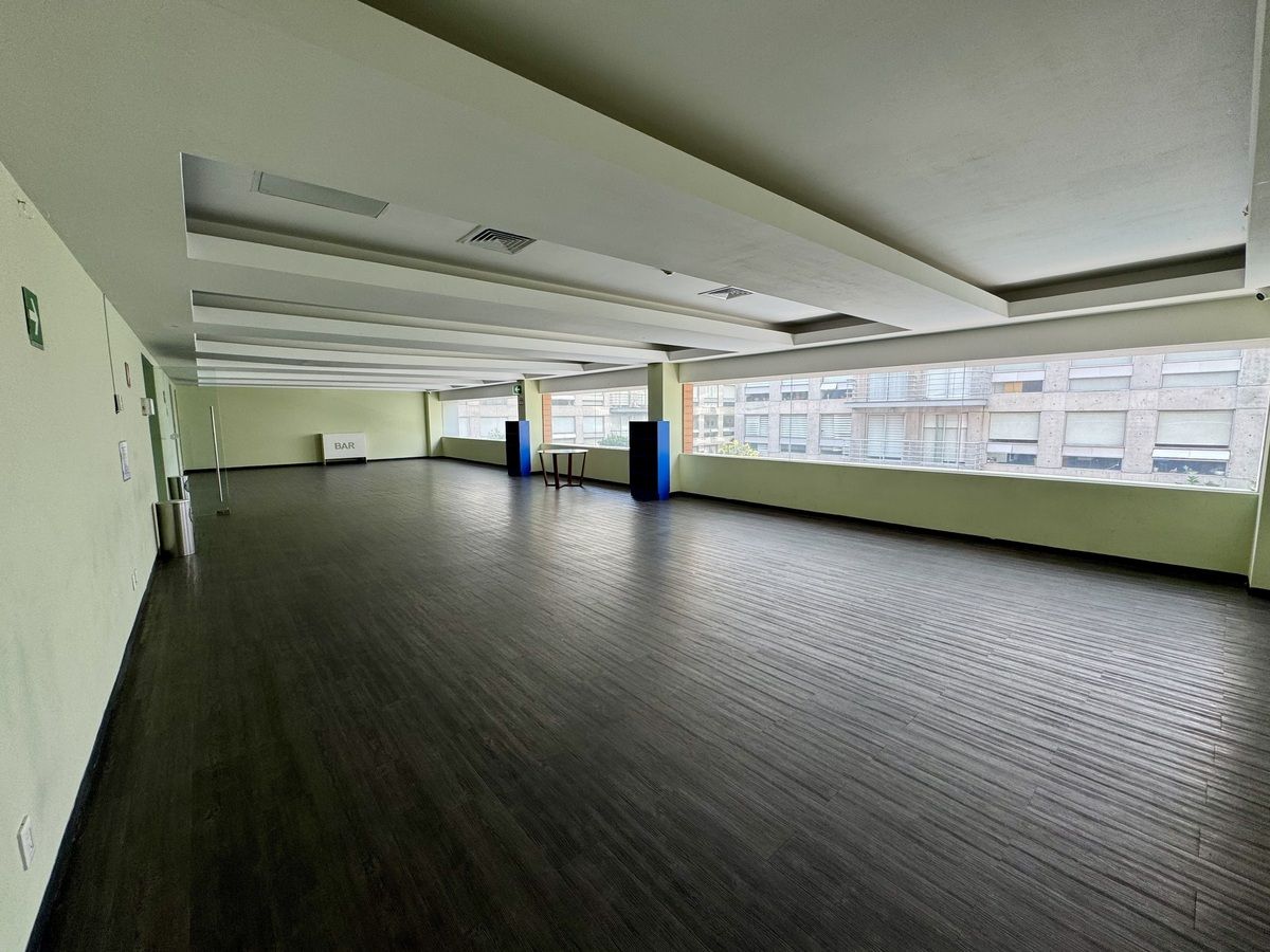 31 of 35: SALÓN DE EVENTOS MULTIPLES