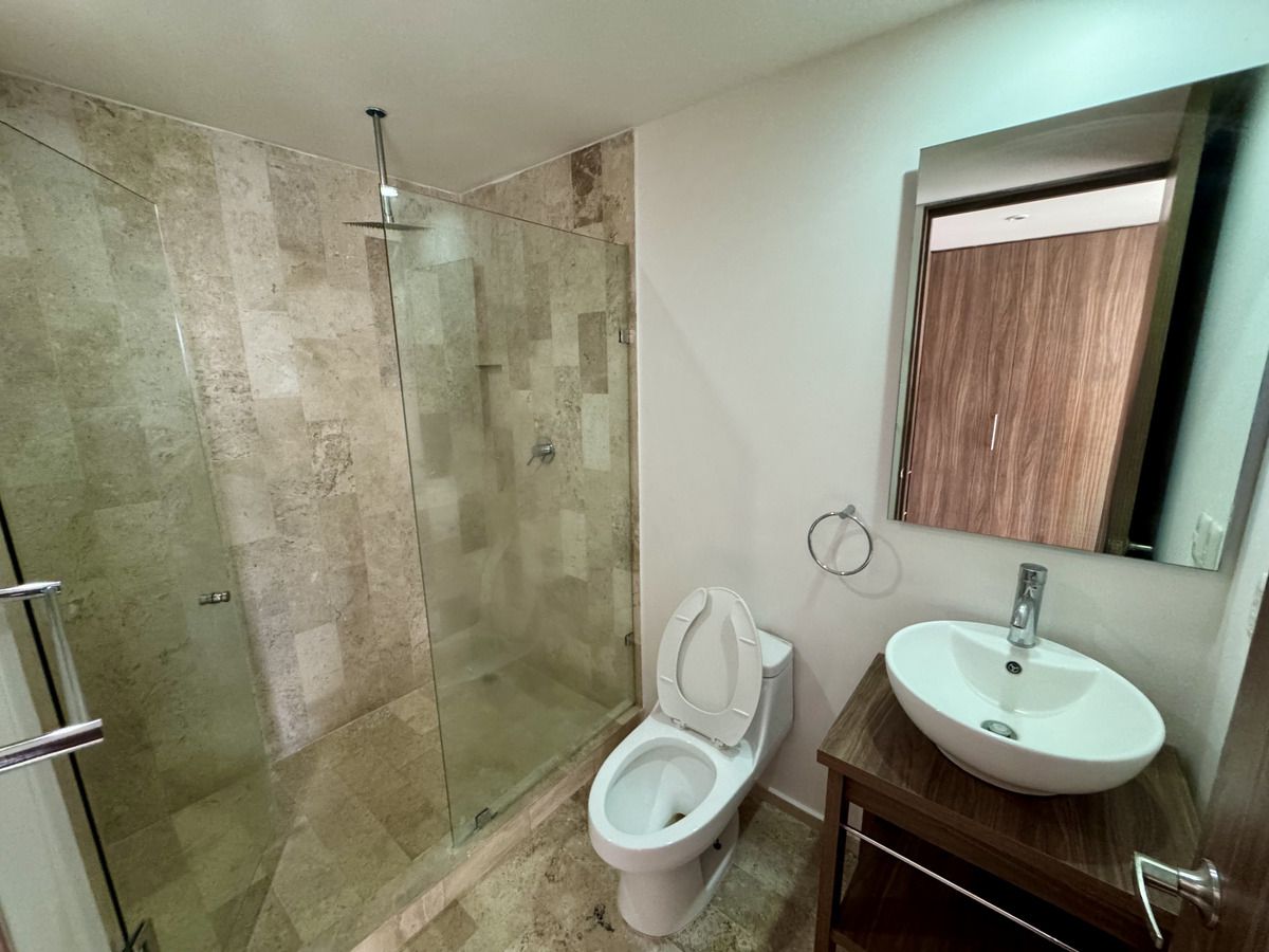 21 of 35: BAÑO RECÁMARA PRINCIPAL