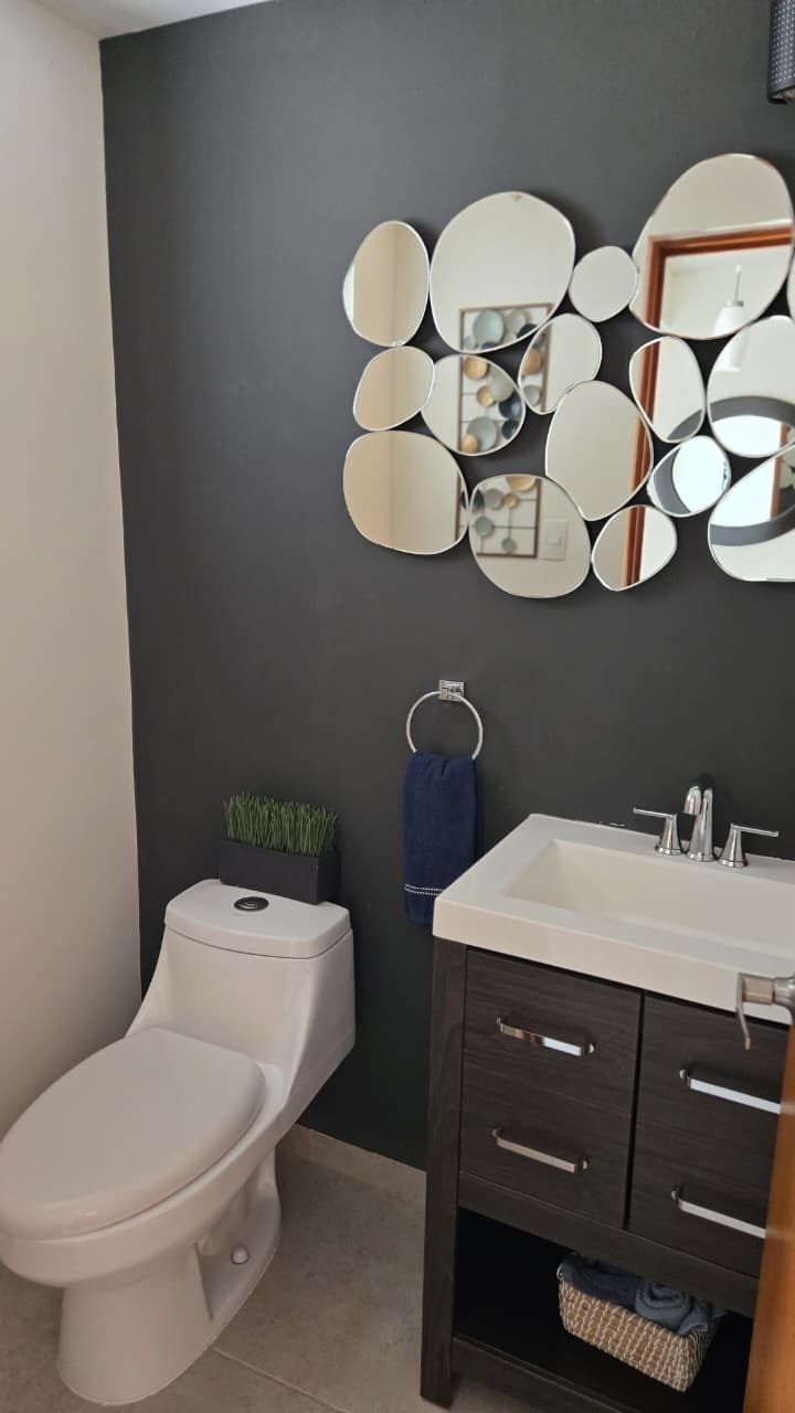 12 de 16: MEDIO BAÑO