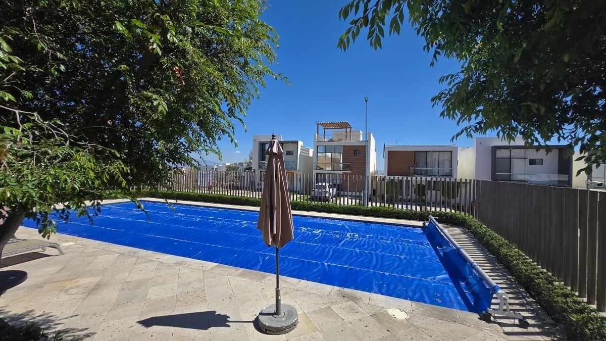 16 de 16: AREA COMUN