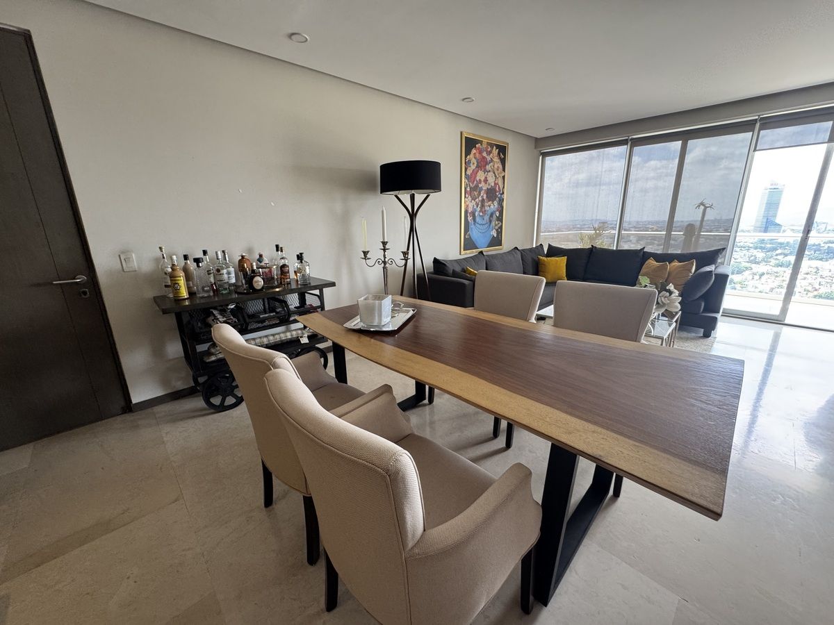 5 de 39: Departamento en Central Park en Venta Comedor