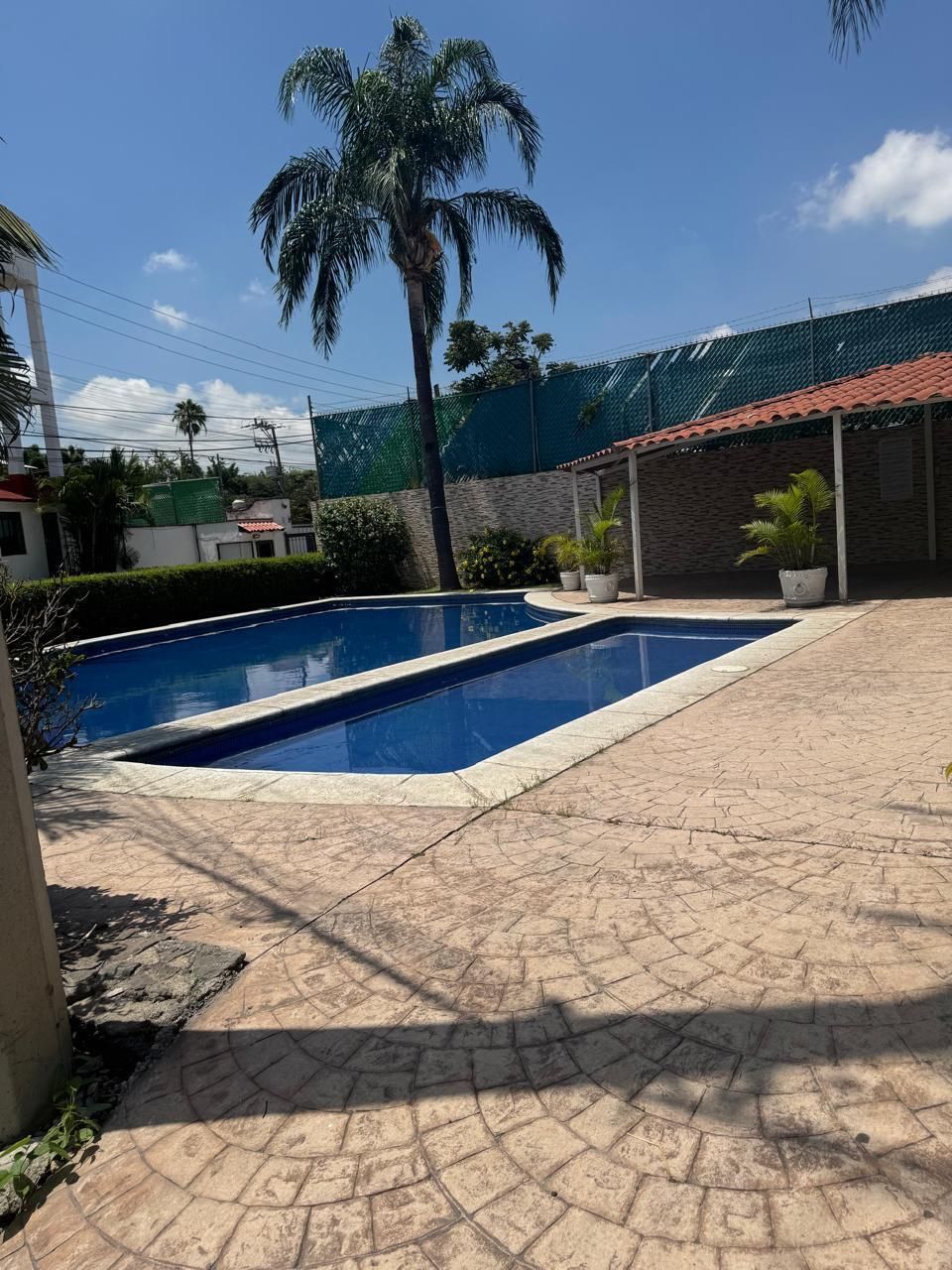 1 de 16: Alberca en condominio