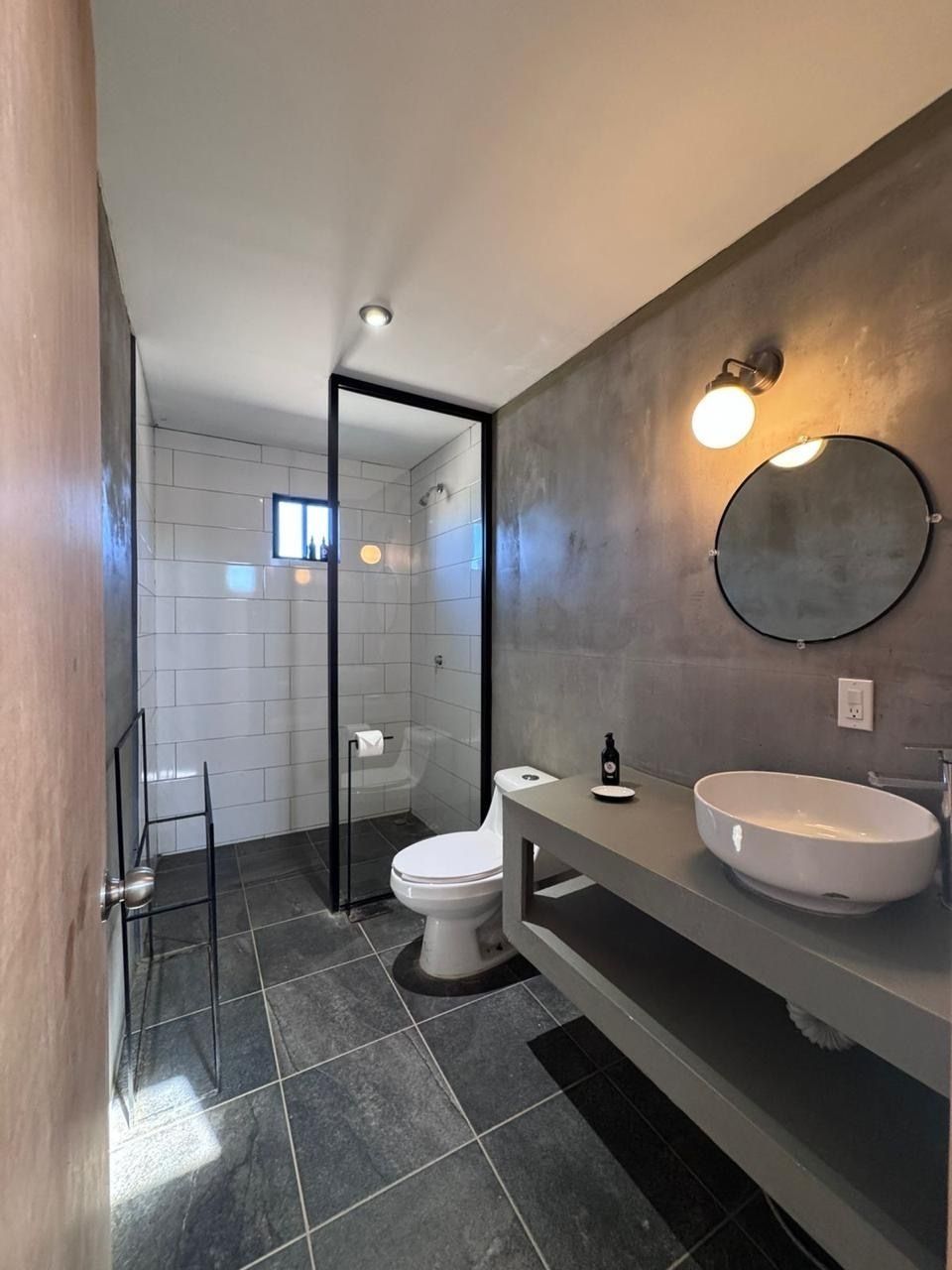 7 of 14: Baño