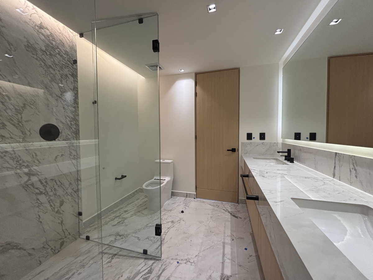 1 de 49: Baño principal