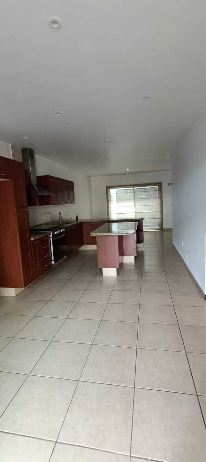 3 de 13: Antecomedor- Cocina - Comedor