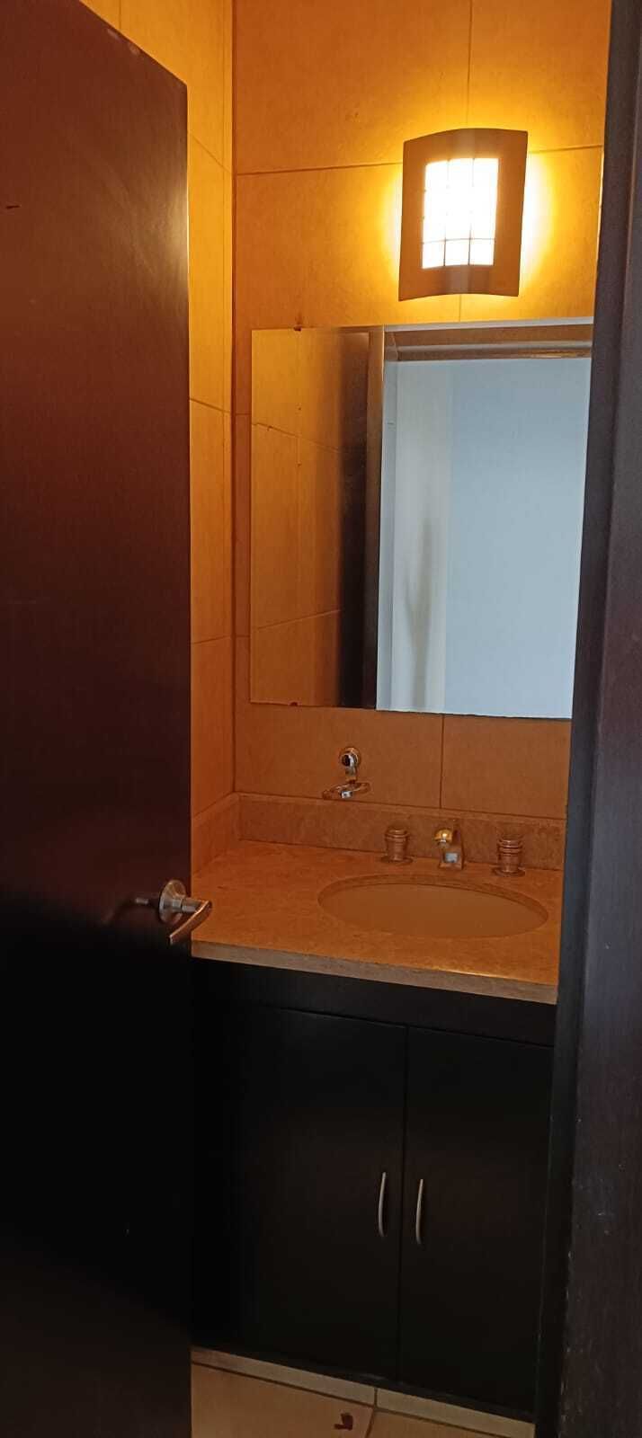 5 de 13: Baño P.B