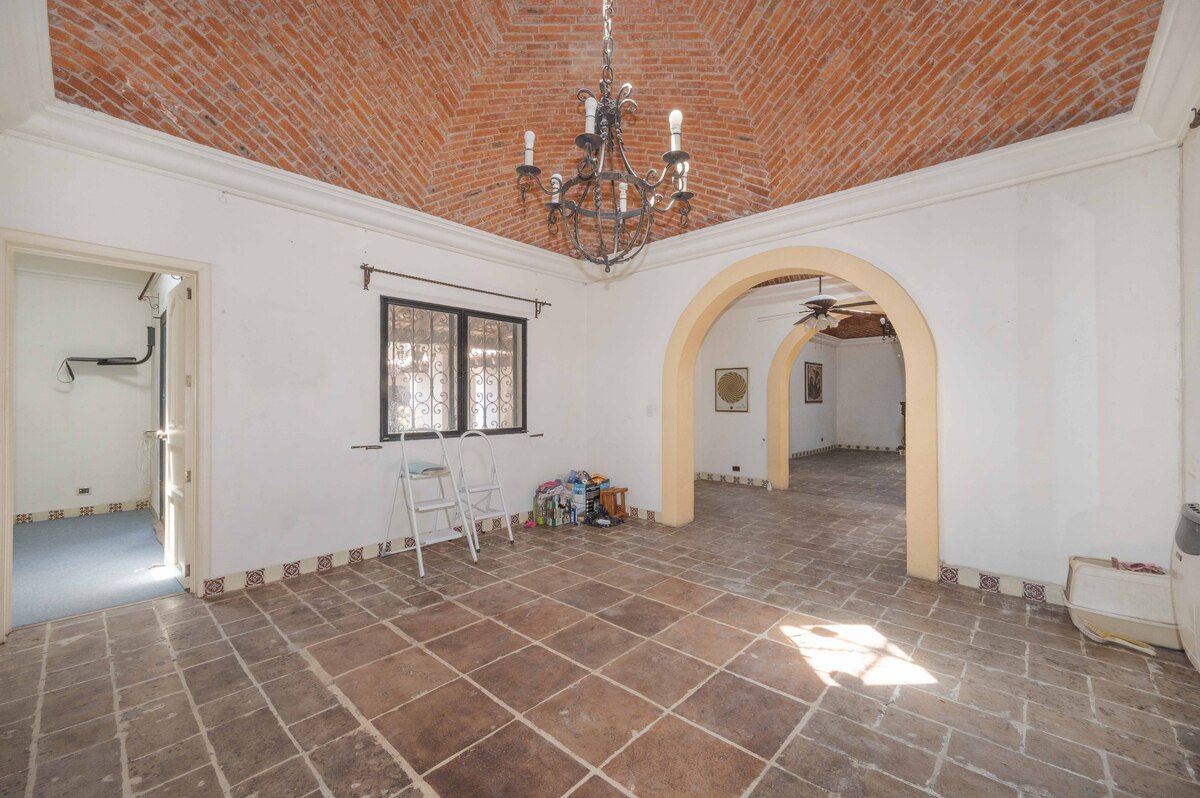 3 of 9: area para comedor