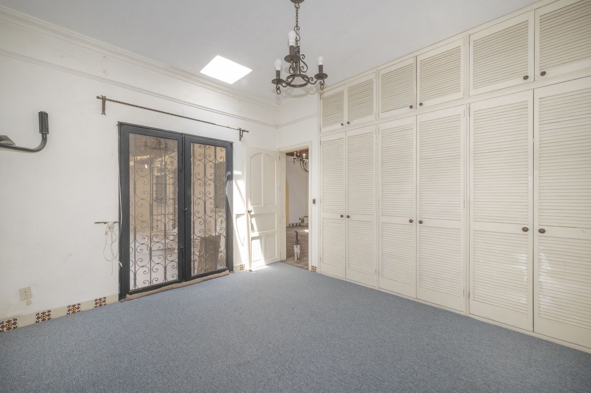 4 of 9: una habitacion