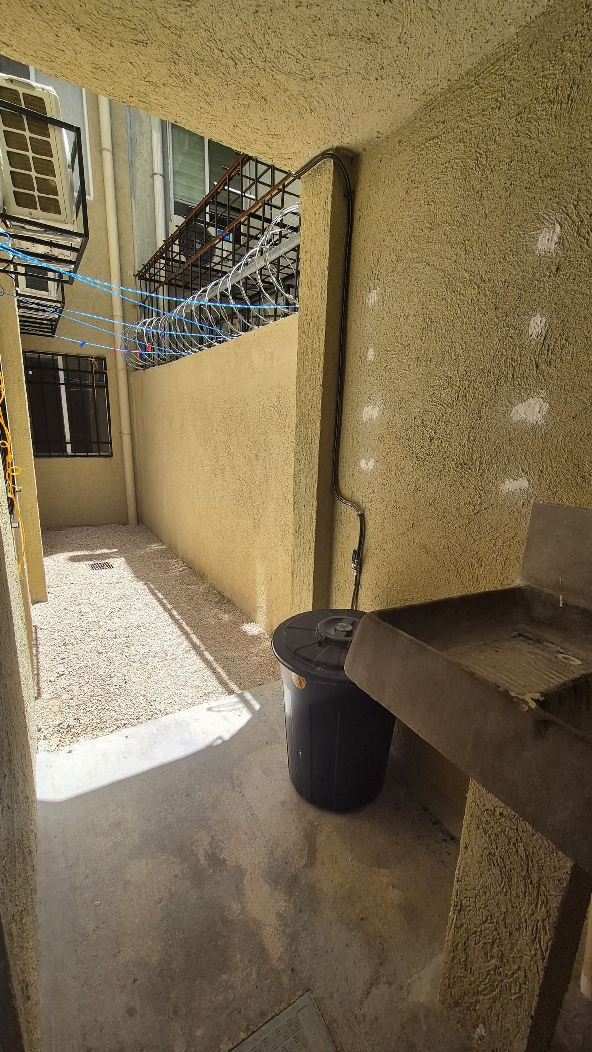 3 de 18: Patio