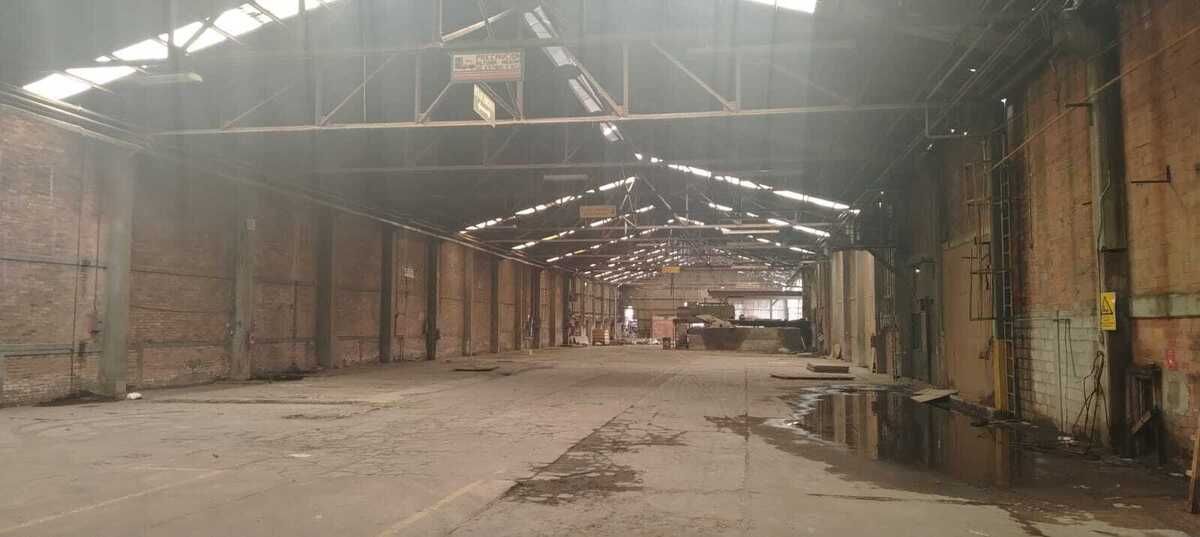 6 de 13: Nave 6m de altura.