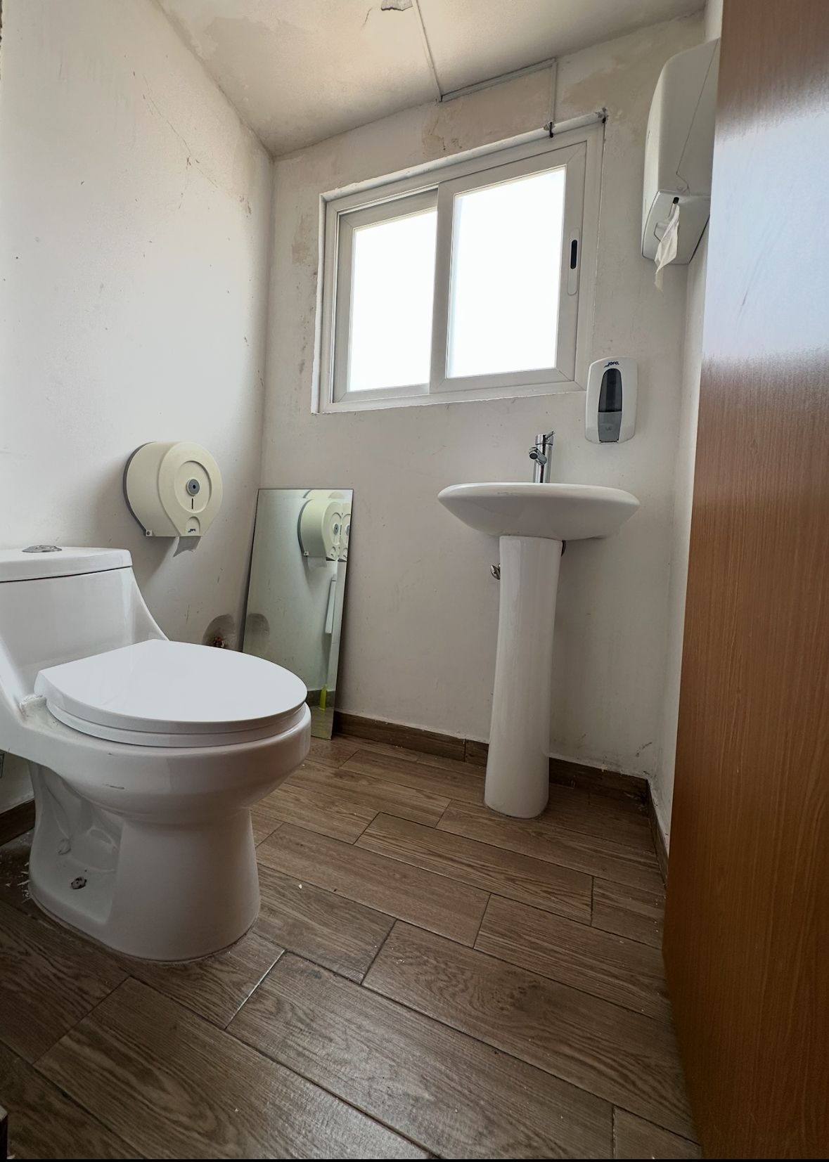 9 de 9: MEDIO BAÑO P/A