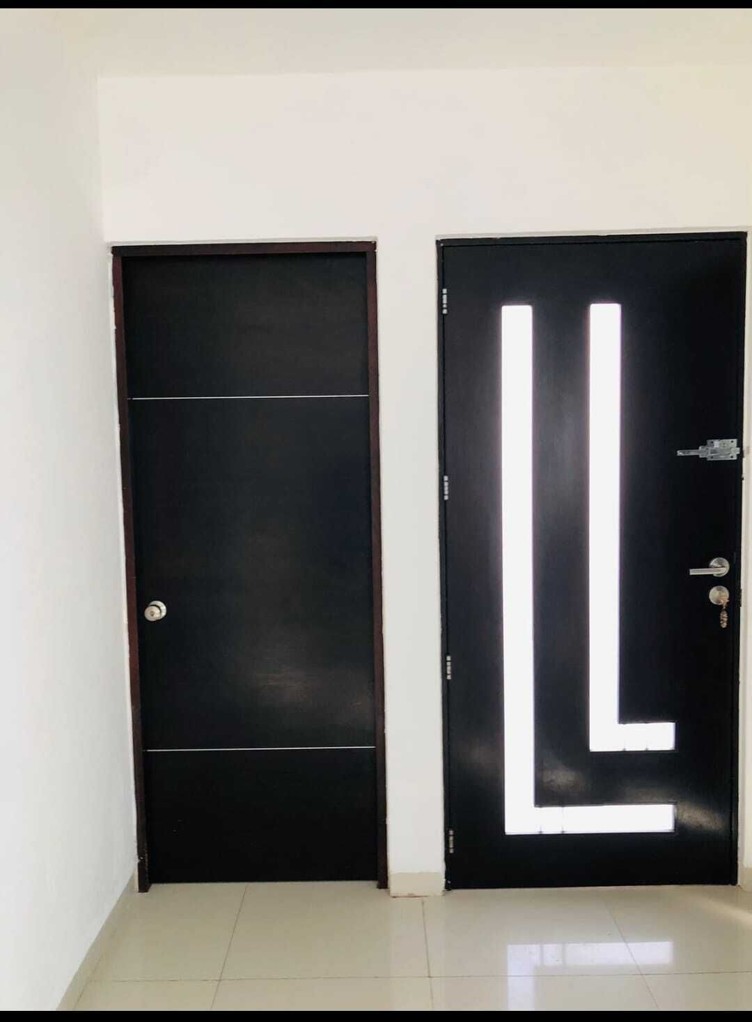 7 de 22: Puerta Principal