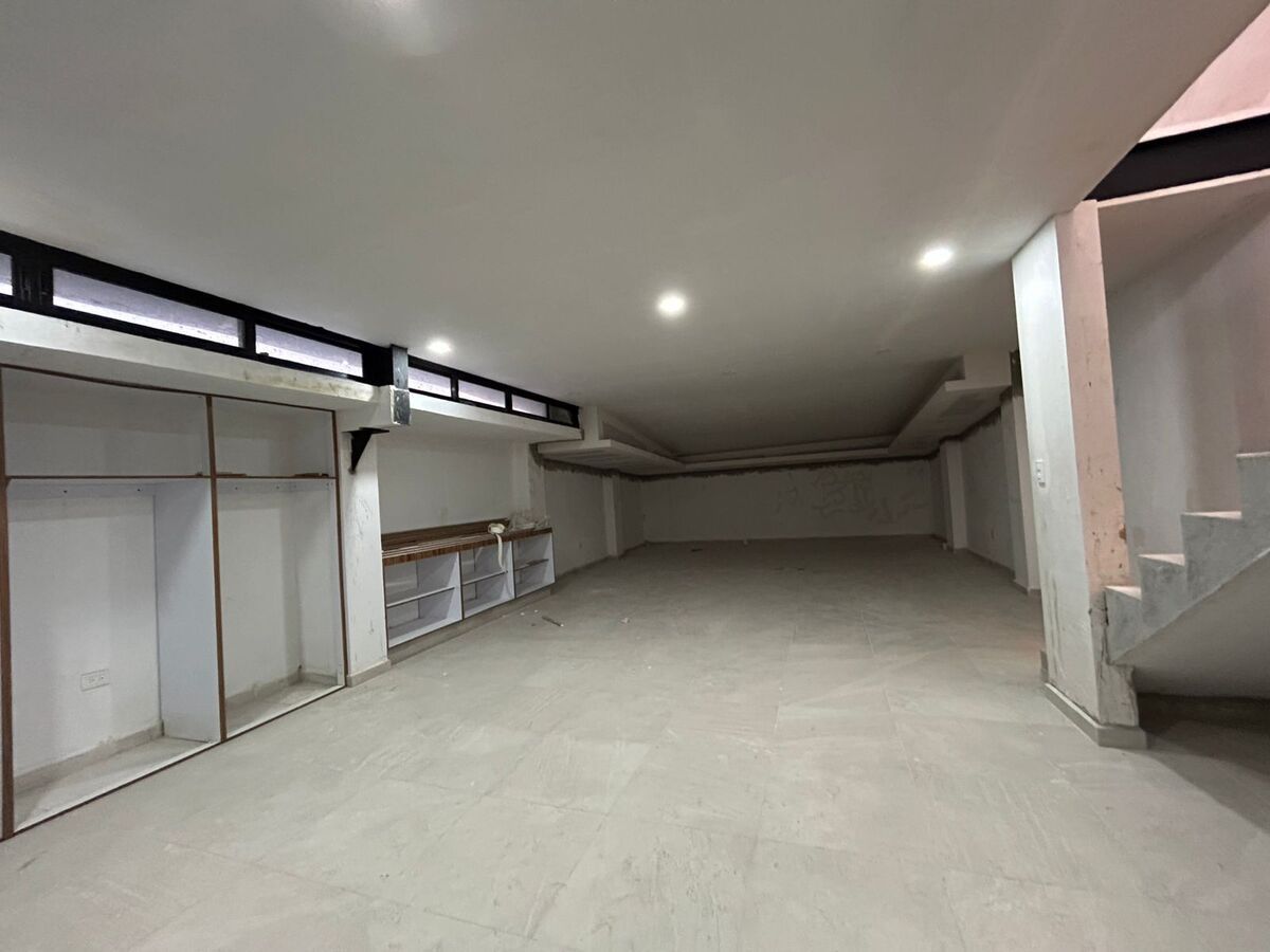 8 de 46: IDEAL PARA MULTIUSOS, SALA DE JUEGOS, GYM, JUEGOS, CINE, TV