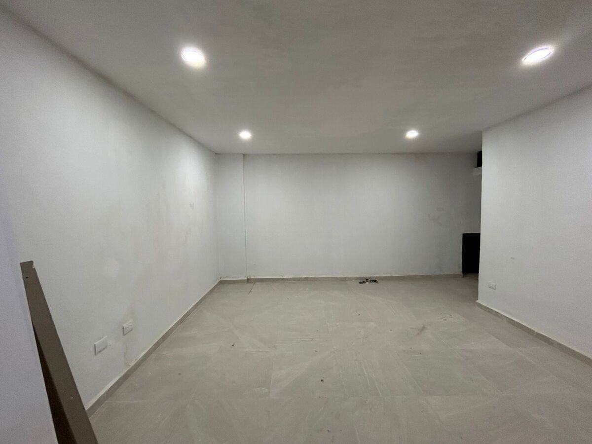 9 de 46: RECAMARA CON CLOSET Y BAÑO EN SOTANO