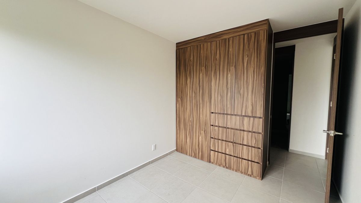 6 de 16: closet de recamara secundaria