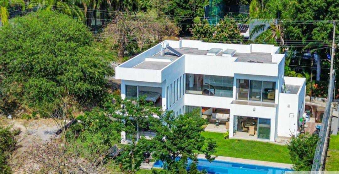 23 de 23: Con vista a zona boscosa y un río en cañada