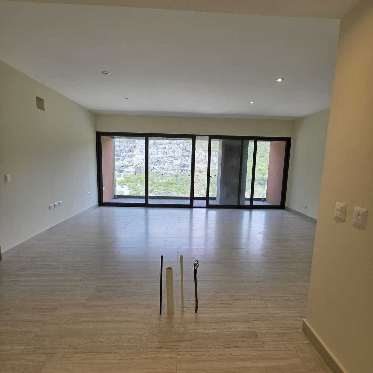 2 de 18: SALA - COMEDOR