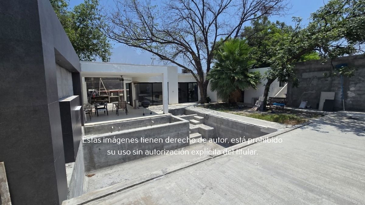 Alberca con area de palapa