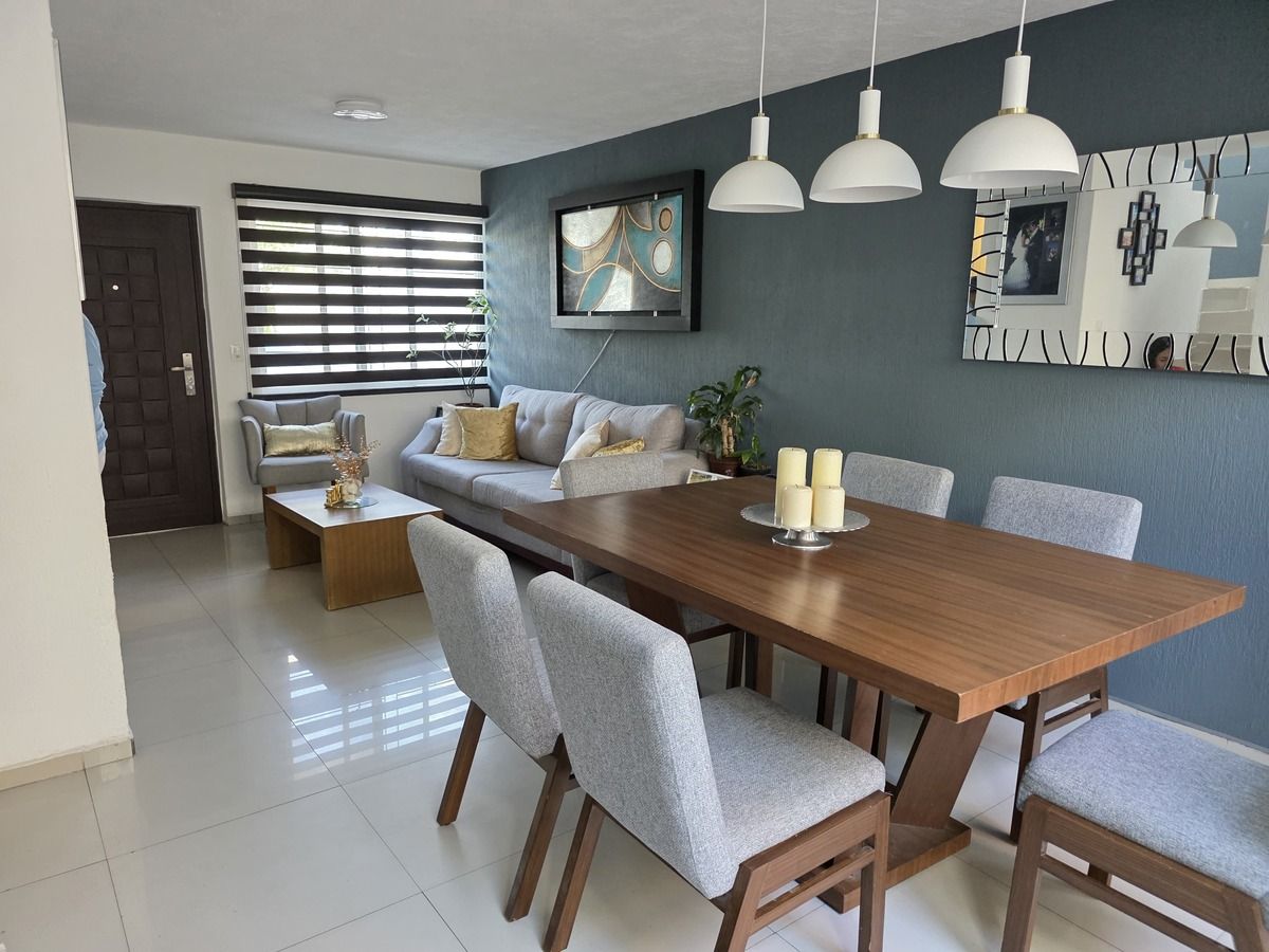 5 of 12: Comedor