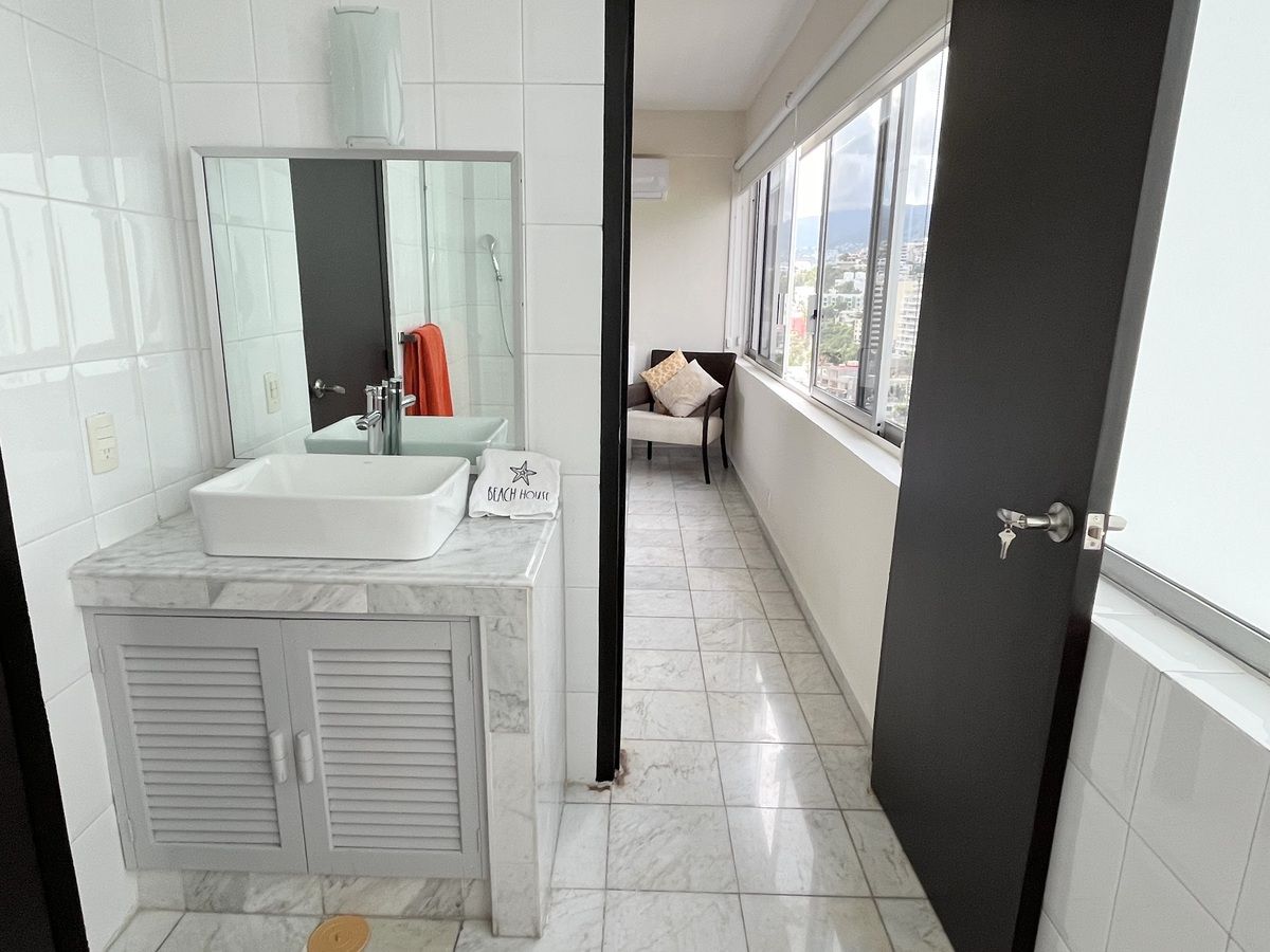 5 de 41: Baño completo Recámara secundaria 1
