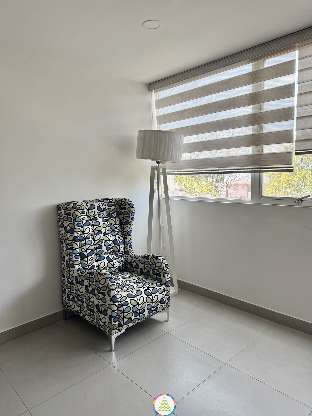 4 de 27: Espacio de sala comedor
