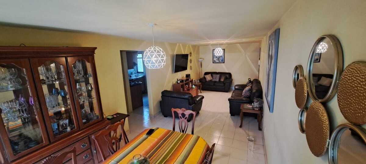 2 de 11: Sala y comedor