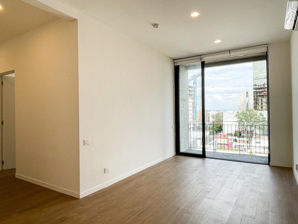 2 de 17: SALA COMEDOR CON BALCÓN