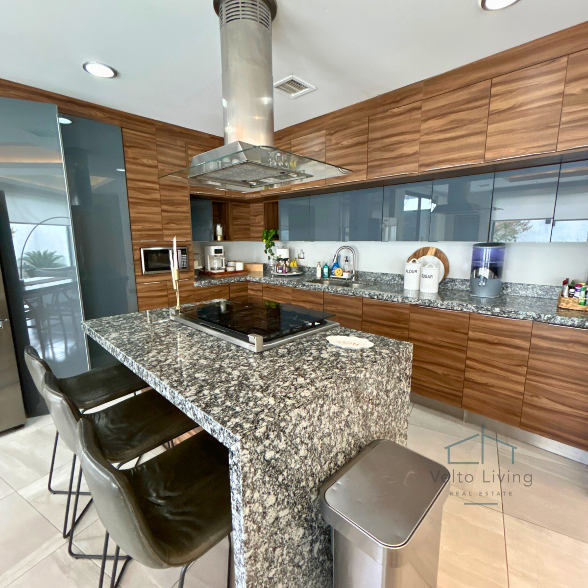 5 of 12: Cocina