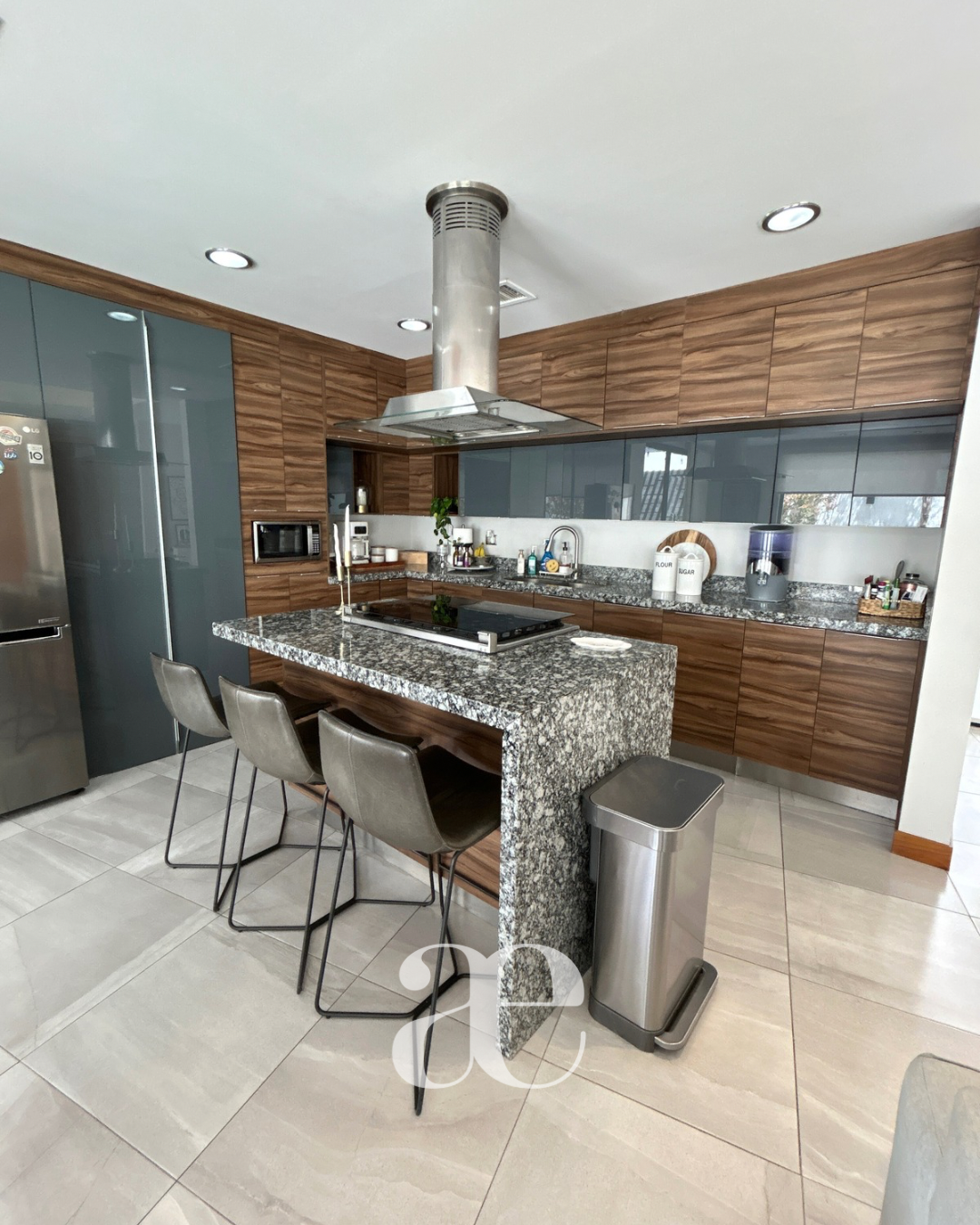 4 of 12: Cocina