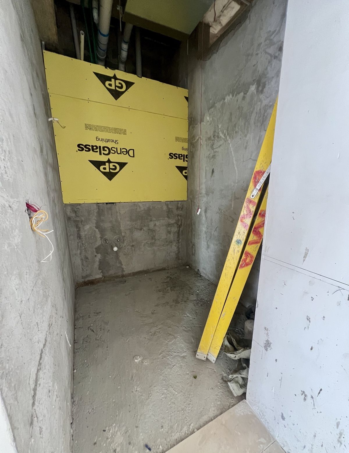 17 de 17: baño de visitas
