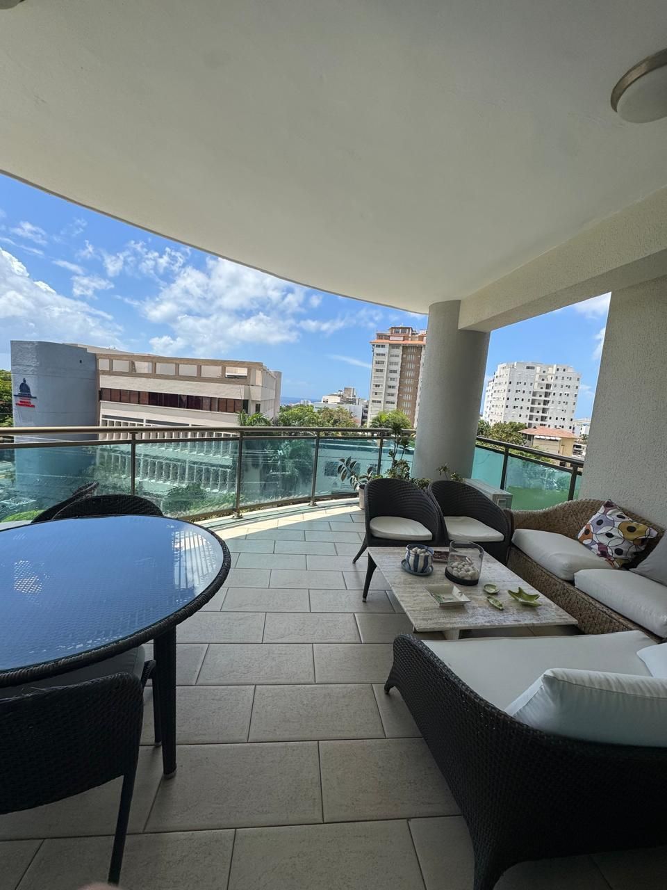 4 de 8: Balcon