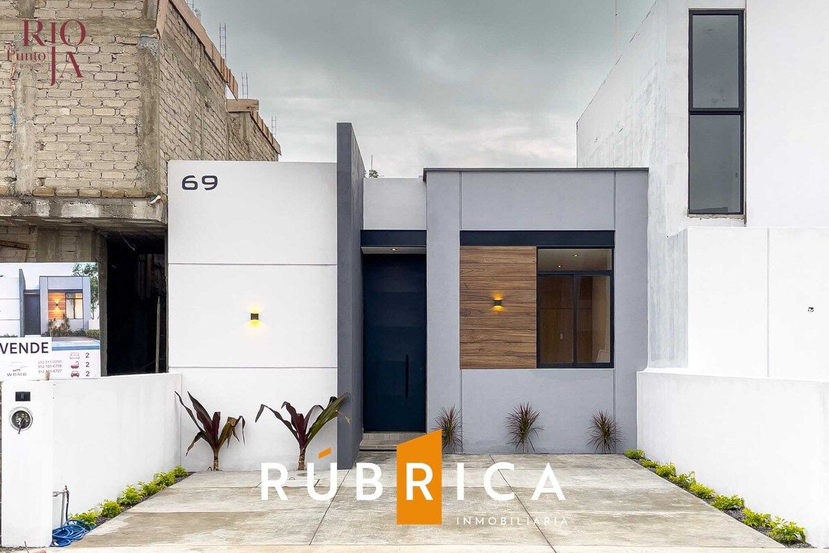 Casa en Venta en Residencial Punto Rioja, Colima.
