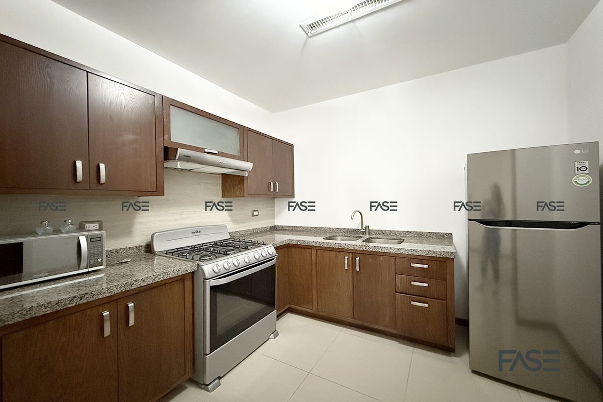 14 de 22: Cocina equipada