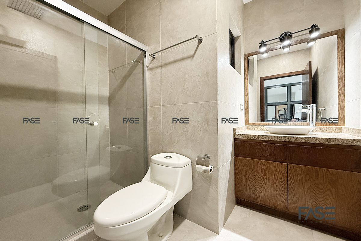 17 de 22: Baño compartido