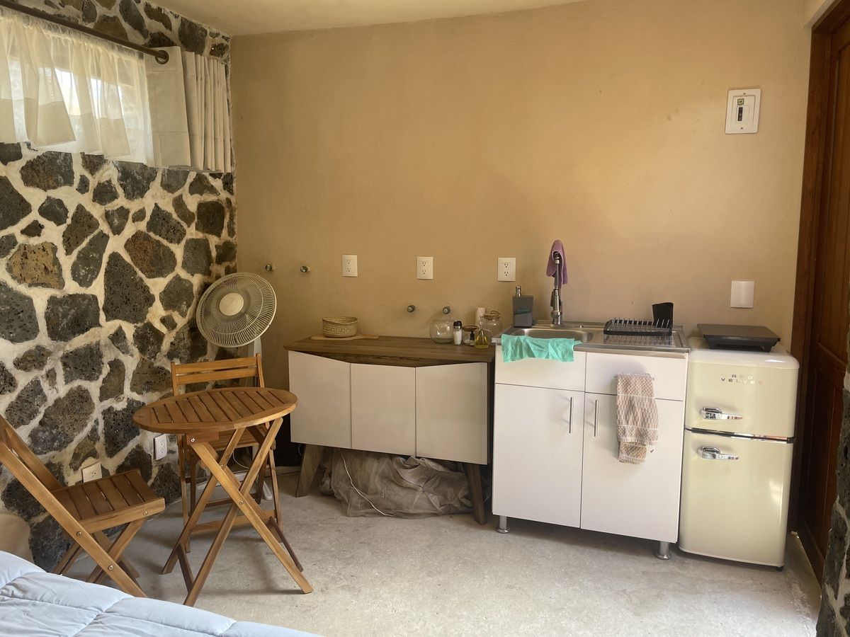 4 de 15: La mesa con la cocina