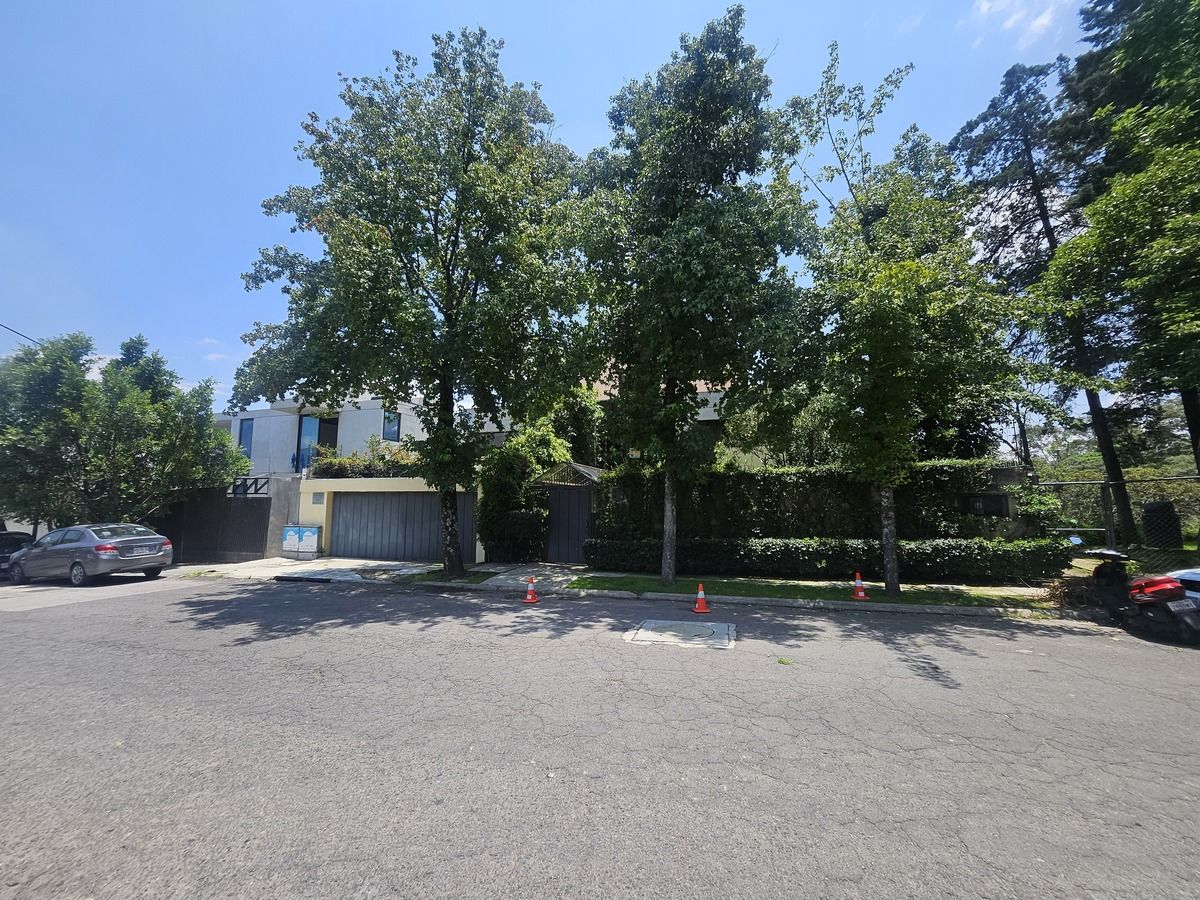 Casa en Venta en Bosque De Ombues con 4 Recámaras, 5 Baños y 1000 Metros Cuadrados Casa en Venta en Bosque De Ombues con 4 Recámaras, 5 Baños y 1000 Metros Cuadrados