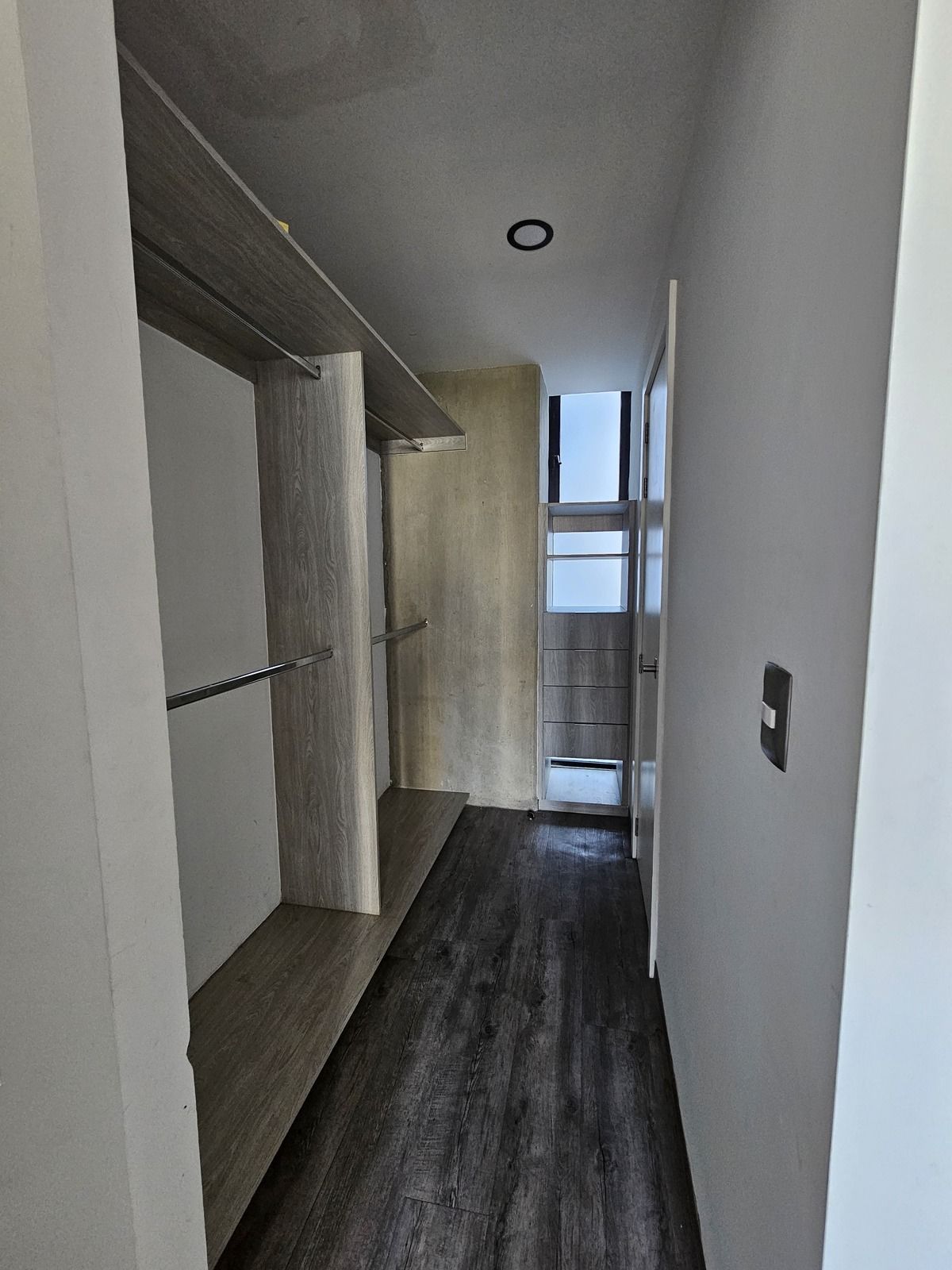 5 de 10: CLOSET RECAMARA PRINCIPAL