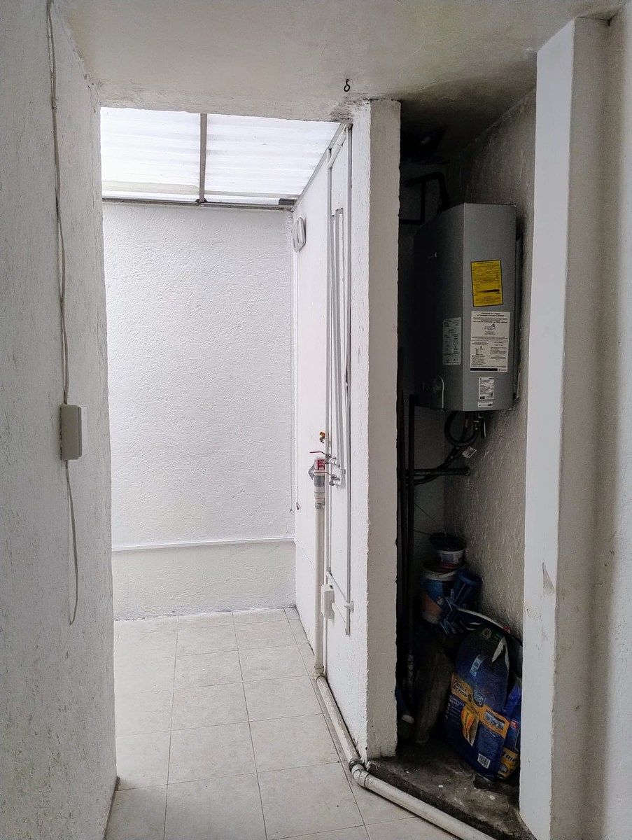 31 de 33: Area de lavado y bodega